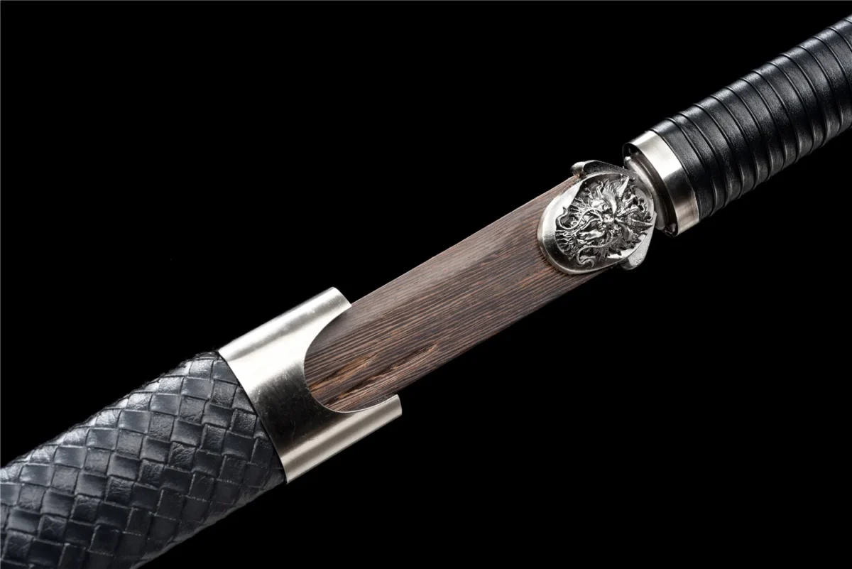 Wooden Sword Tang Horizontal Sword scabbard mouth metal rim (koiguchi) detail, training samurai sword, wooden samurai sword